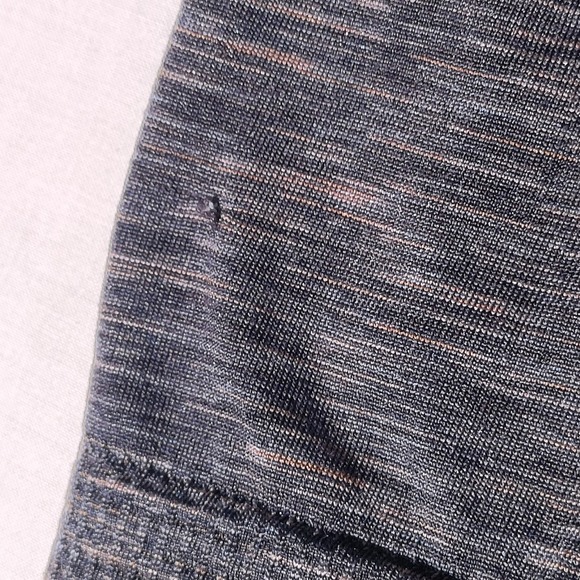 Athleta Long Sleeve Workout Top Women's Faded Sz Tag - Gray, Imperfect - Picture 8 of 16